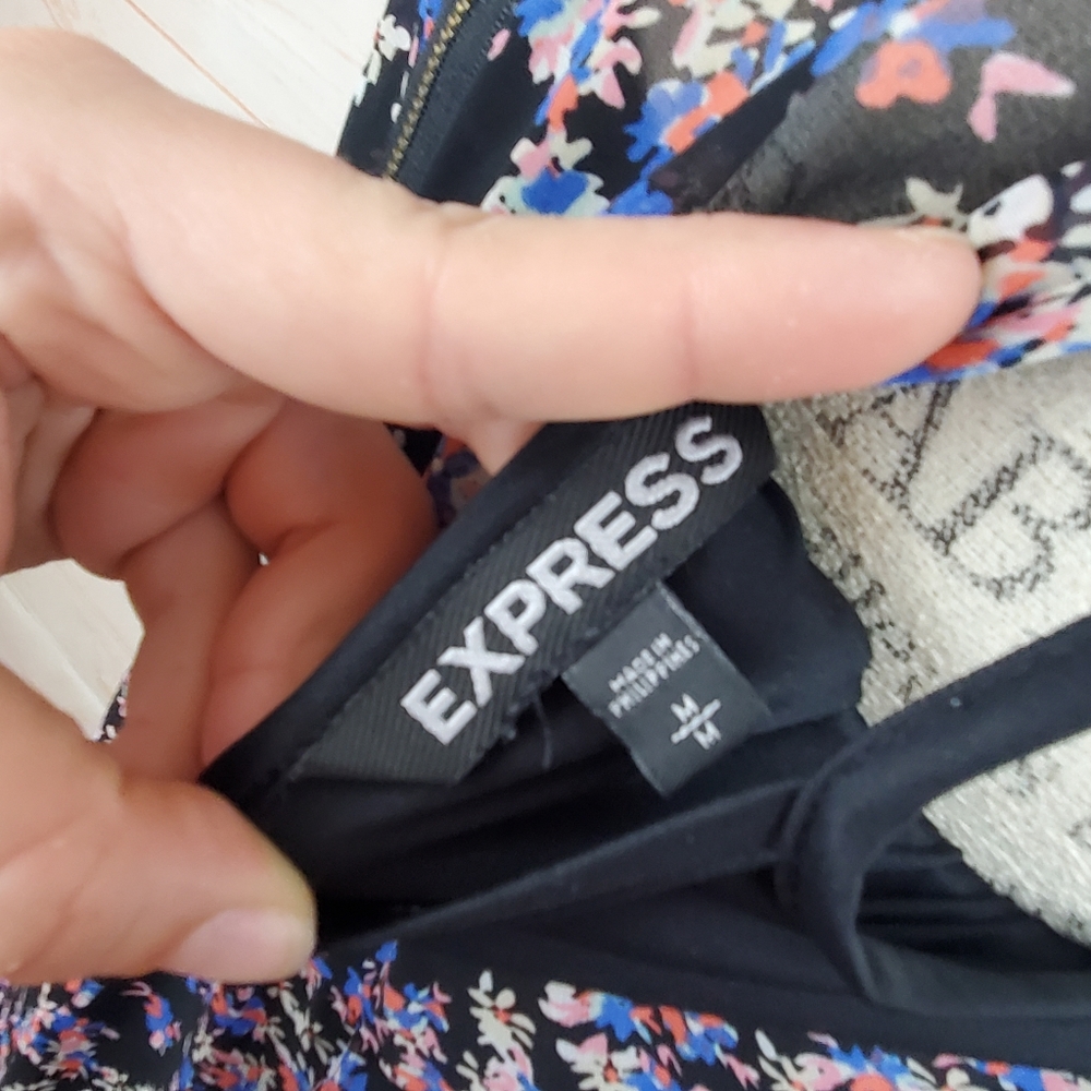 Express Floral Sleeveless Dress - Picture 5 of 6